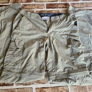 Columbia Men's Khaki Cargo Shorts